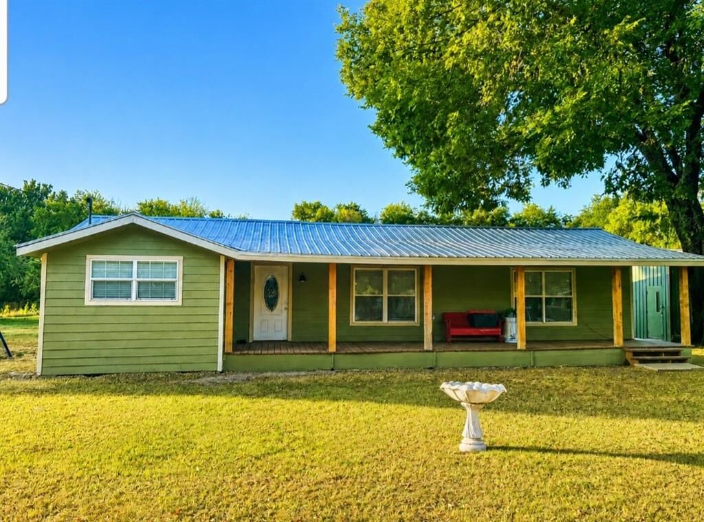 Property Photo:  175 County Road 2032  TX 75448 