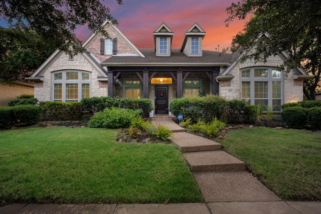 Property Photo:  804 Sword Bridge Drive  TX 75056 