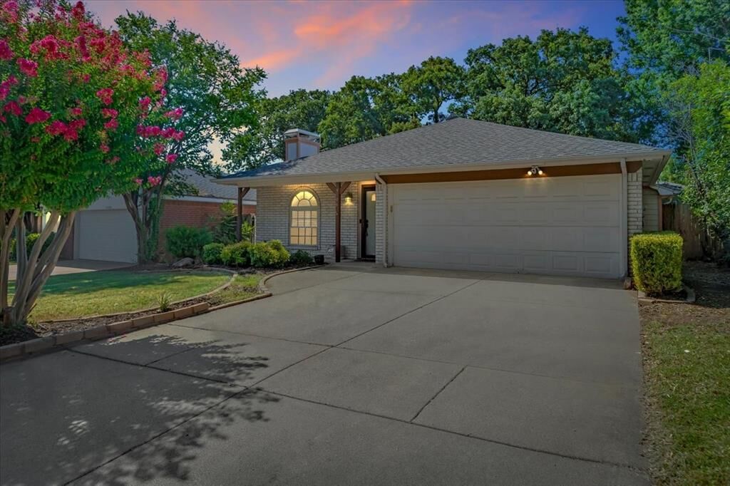 Property Photo:  5906 Santa Fe Drive  TX 76017 
