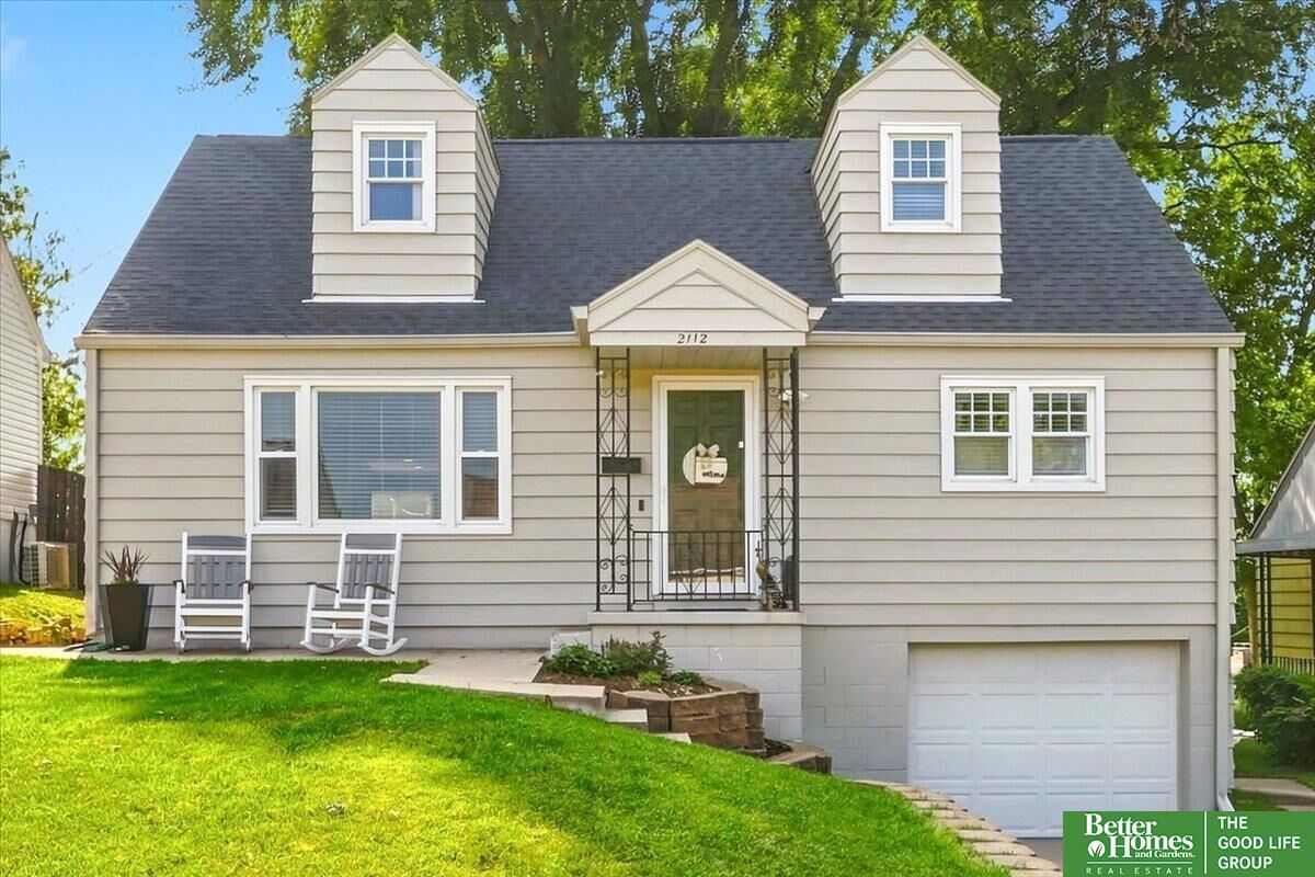 Property Photo:  2112 S 49 Avenue  NE 68106 