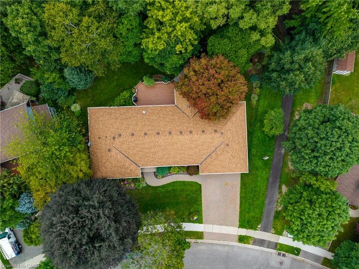 Property Photo: 68 Royal Oak Drive ON N3R 7P5