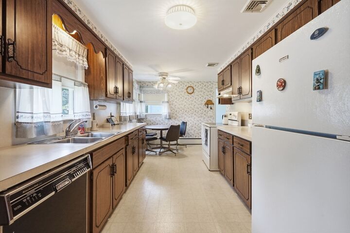 Property Photo: 14 Sylvia St MA 01080