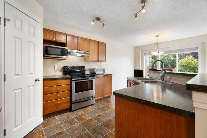 Property Photo: 818 Copperfield Boulevard SE AB T2Z 4R7