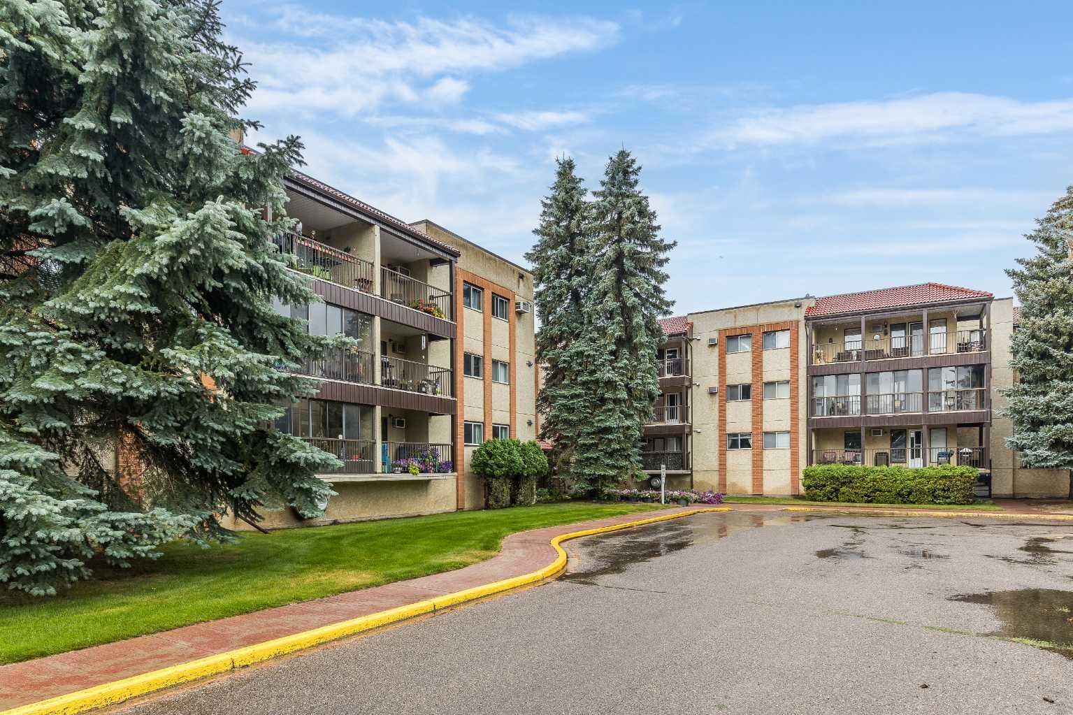 Property Photo: 1480 Southview Drive SE 135 AB T1B 3Z3