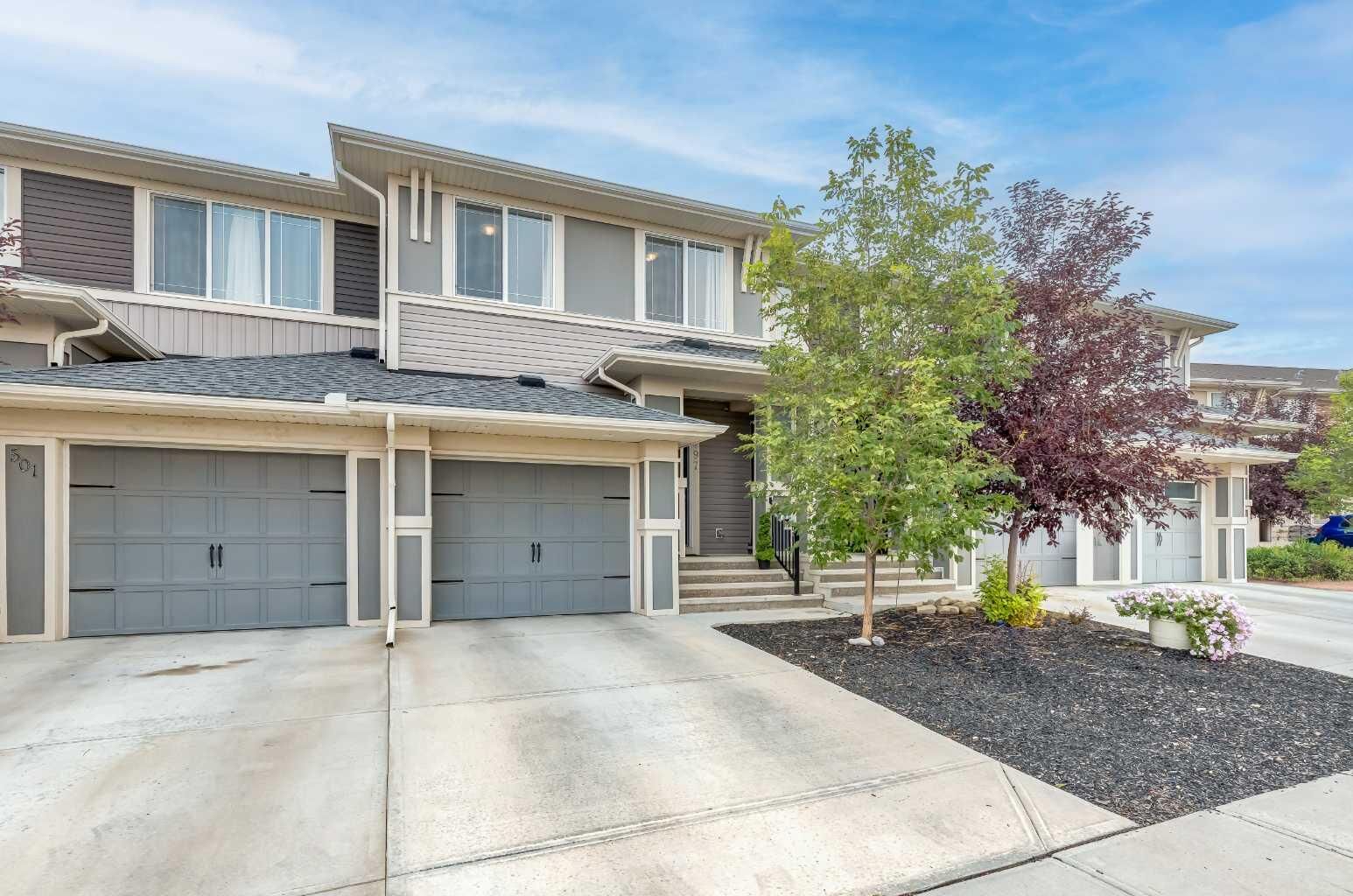 Property Photo:  497 Hillcrest Road SW  AB T4B 4T8 