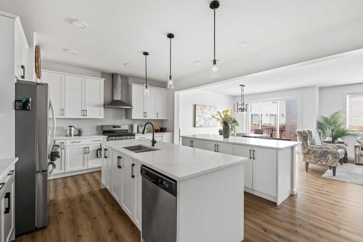 Property Photo:  314 Walcrest Way SE  AB T2X 4G4 