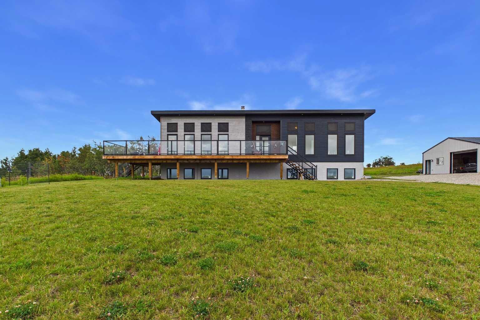 Property Photo: 285102 Lochend Road AB T0M 1L0