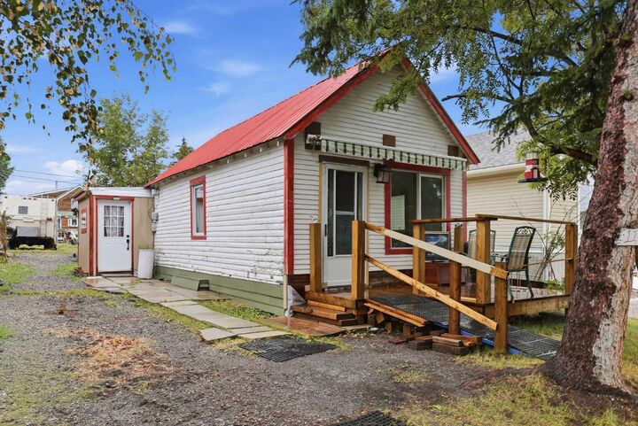Property Photo:  116 Frontenac Avenue NW  AB T0L 2A0 
