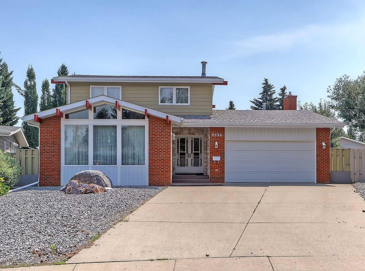 Property Photo:  9556 Oakland Way SW  AB T2V 4G5 