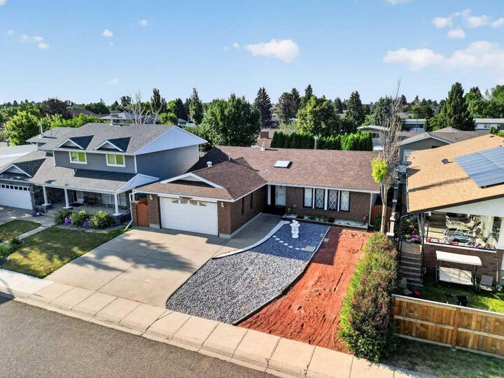 Property Photo:  3606 Spruce Drive S  AB T1K 4P6 