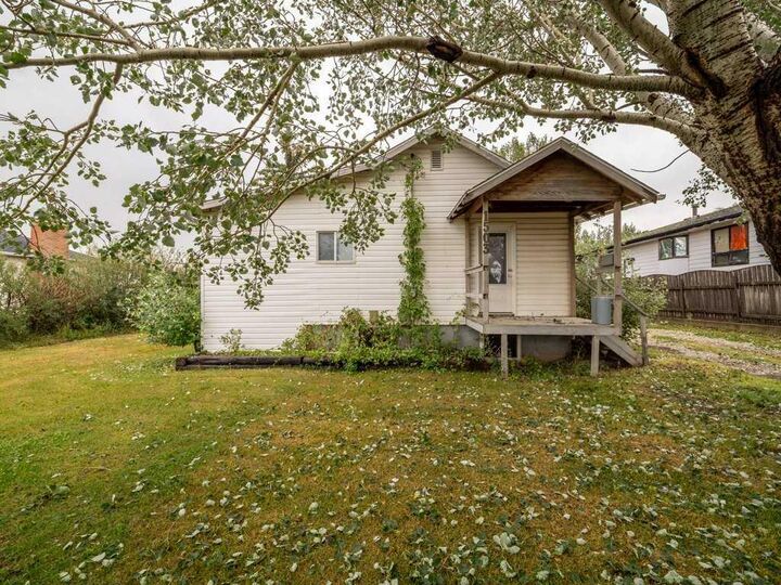 Property Photo:  1503 20 Street  AB T1M 1J7 