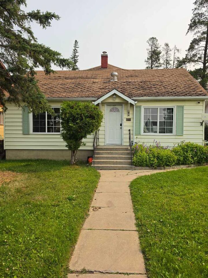 Property Photo: 1109 50 Street AB T7E 1G1