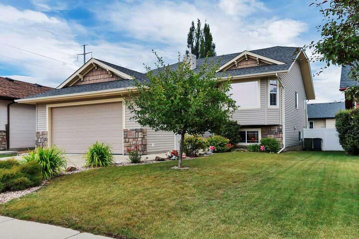 68 Isbister Close — photo 1