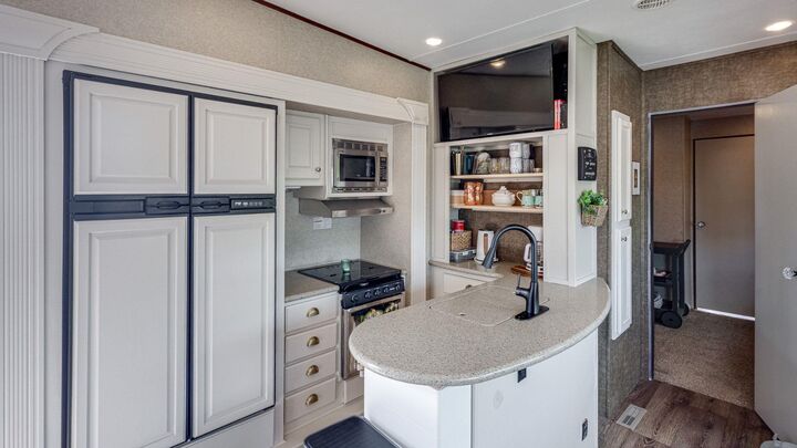 Property Photo:  25054 South Pine Lake Road 6097  AB T0M 1R0 