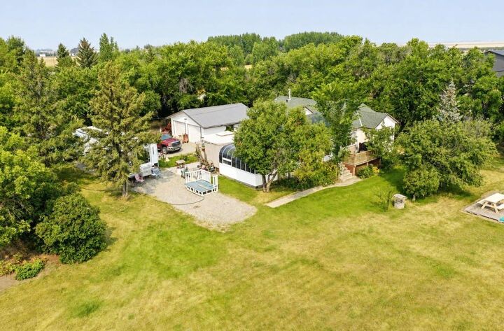 Property Photo: 56 1 Street W AB T0L 0Z0