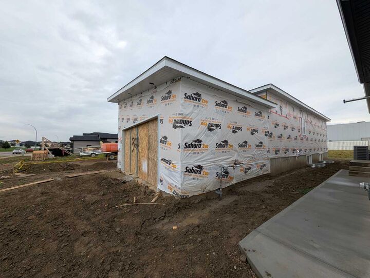 Property Photo: 324 Somerside Road SE AB T1B 0R2