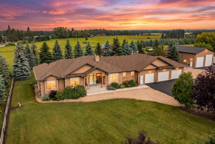 Property Photo: 261066 Township Road 422 AB T4J 1R3