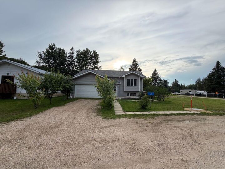 Property Photo: 708 6 Street AB T0G 0B0