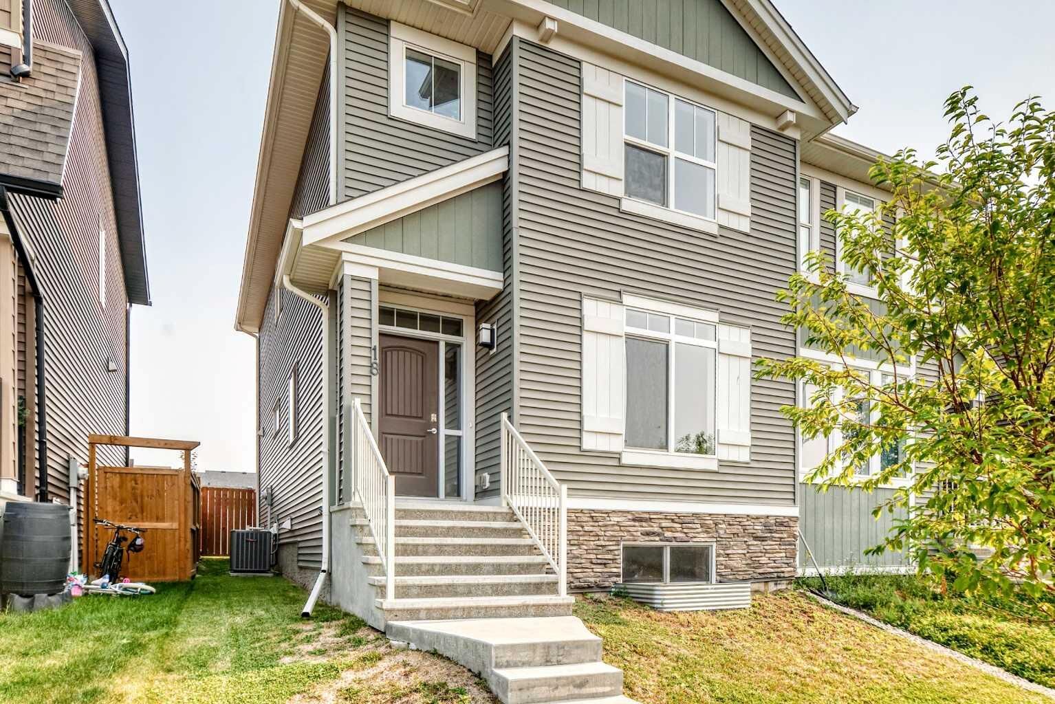 Property Photo:  18 Willow Crescent  AB T1S 5S2 