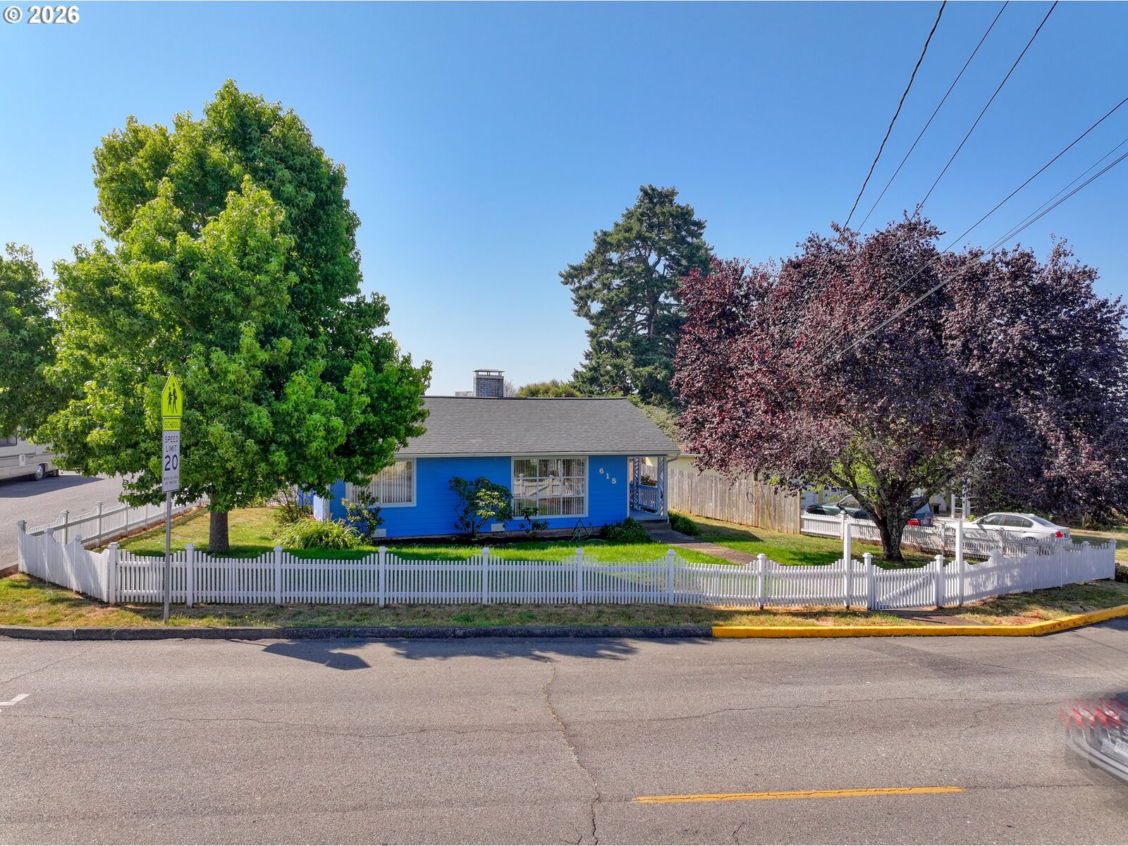 Property Photo:  615 Pacific Ave  OR 97415 