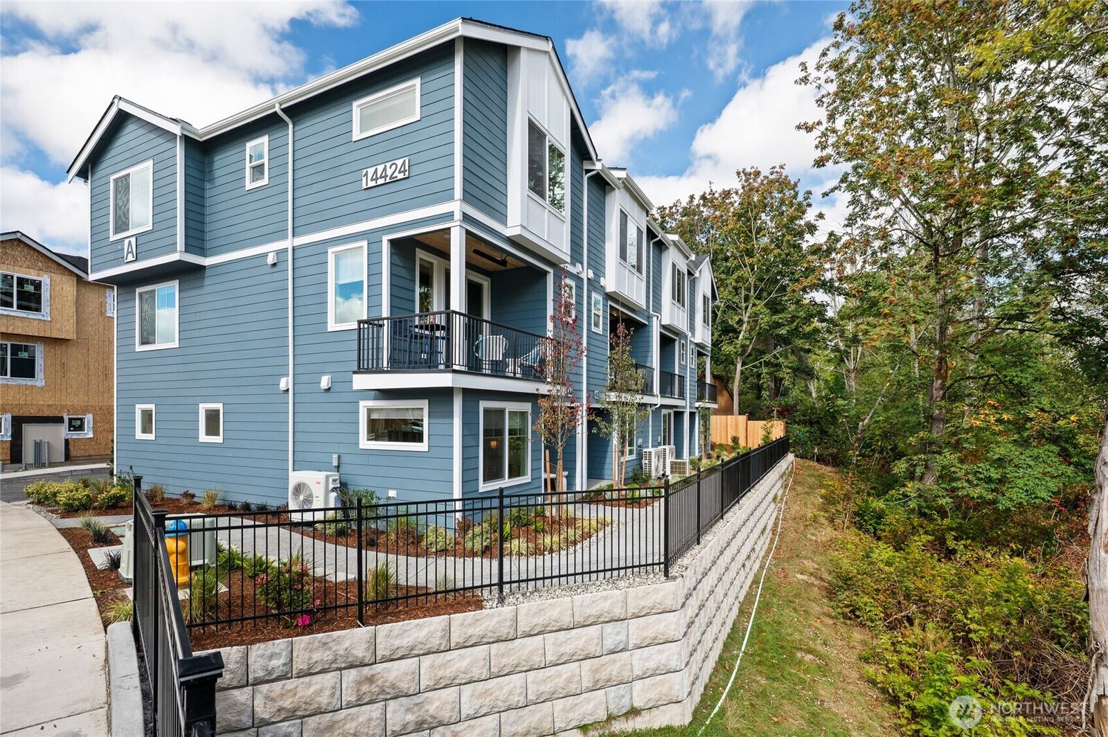 Property Photo:  14424  Madison Way F4  WA 98087 