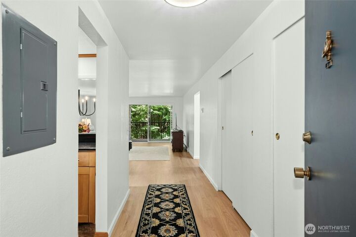 Property Photo: 6479 E 137th Avenue NE 365 WA 98052