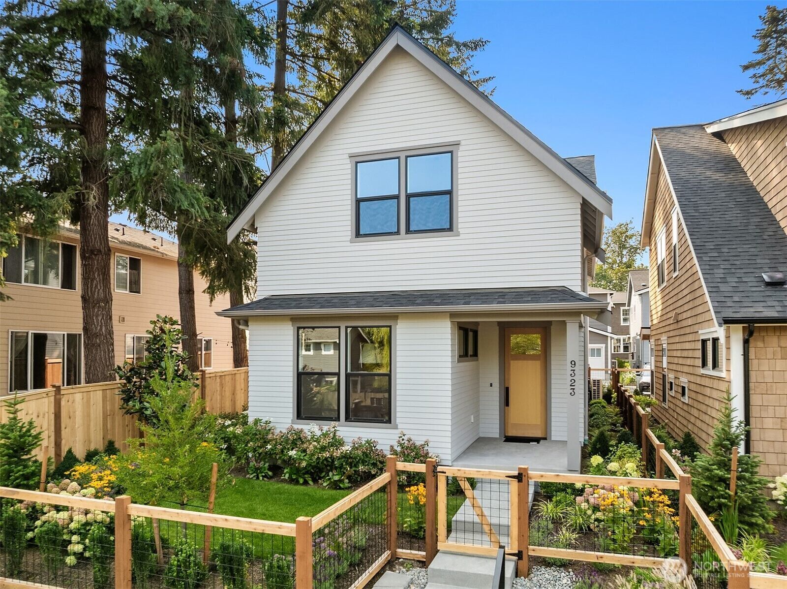 Property Photo:  9323  126th Avenue NE  WA 98033 