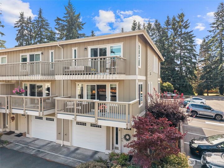 Property Photo: 7803 218 Street SW D WA 98026