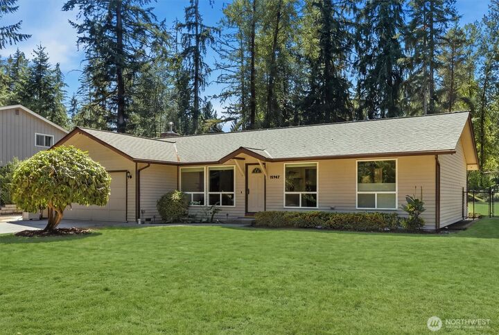Property Photo:  15967  186th Avenue NE  WA 98072 