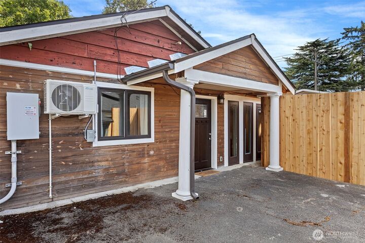 Property Photo:  6618  43rd Avenue S  WA 98118 