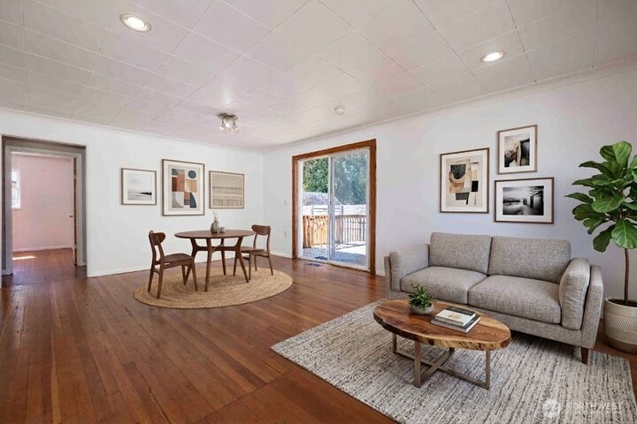 Property Photo:  1510 E Sunset Drive  WA 98226 