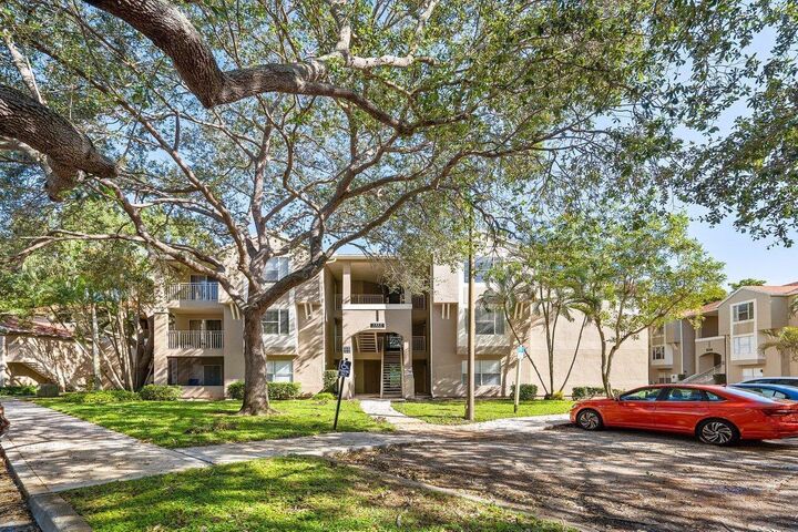 Property Photo: 1825 Palm Cove Boulevard 7-306 FL 33445