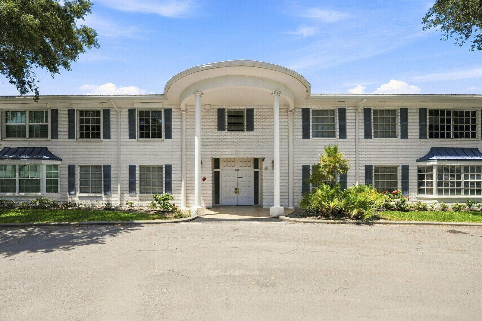 Property Photo: 2211 NE 67th Street 1102 FL 33308