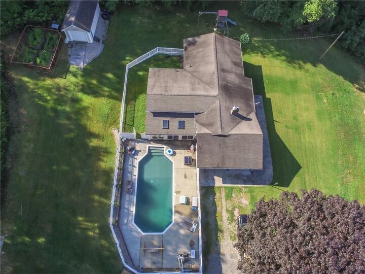 Property Photo:  92 New Road  CT 06354 