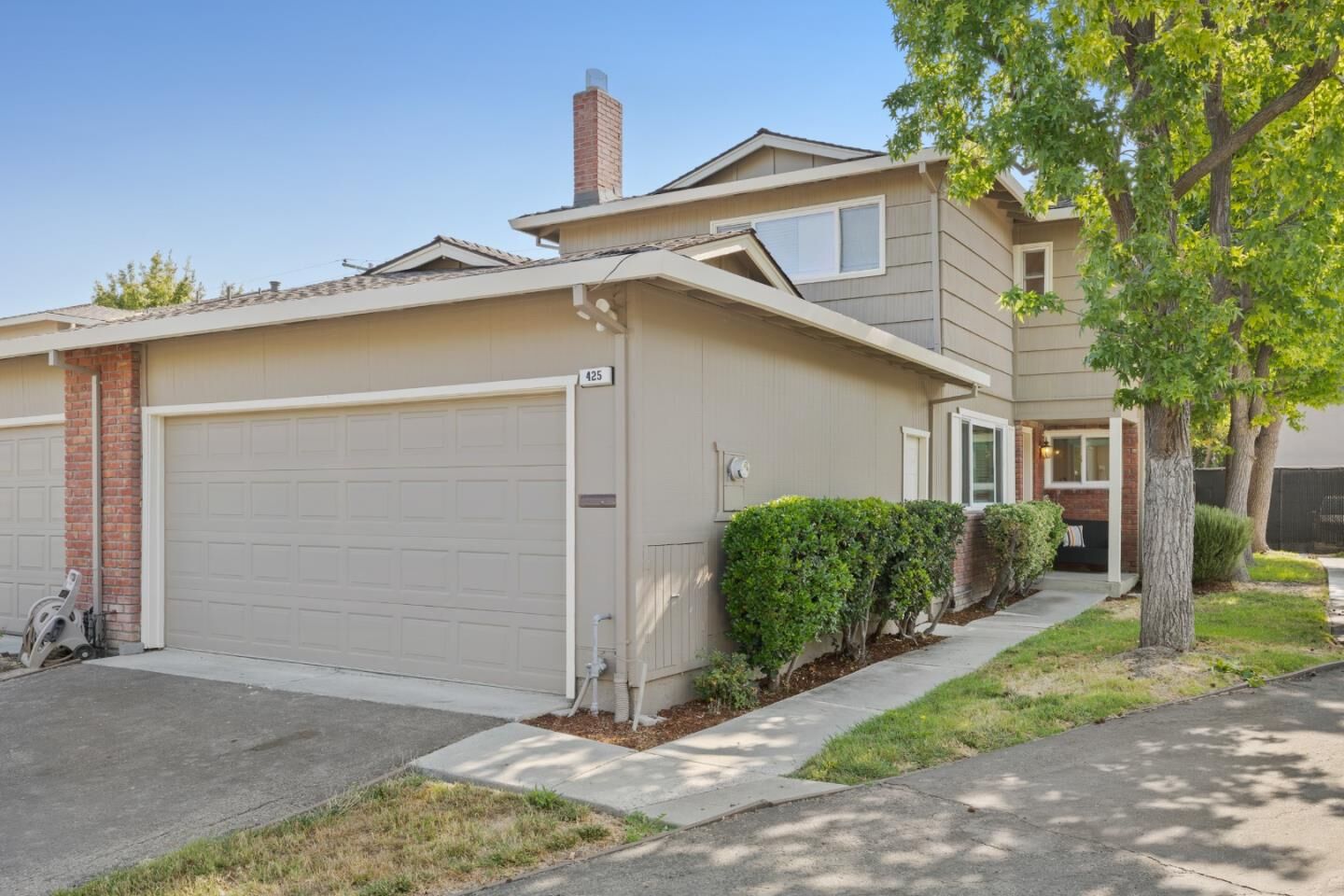 Property Photo: 425 Poppy Place CA 94043