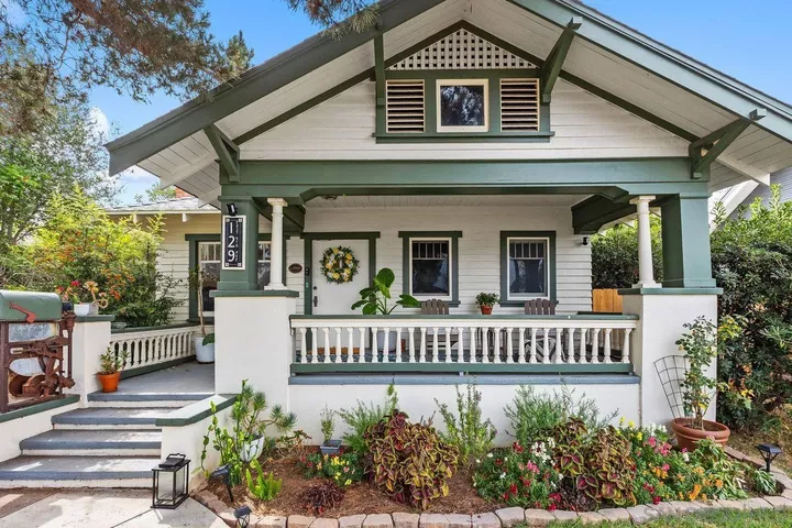 Property Photo:  129 E 6th  CA 92025 