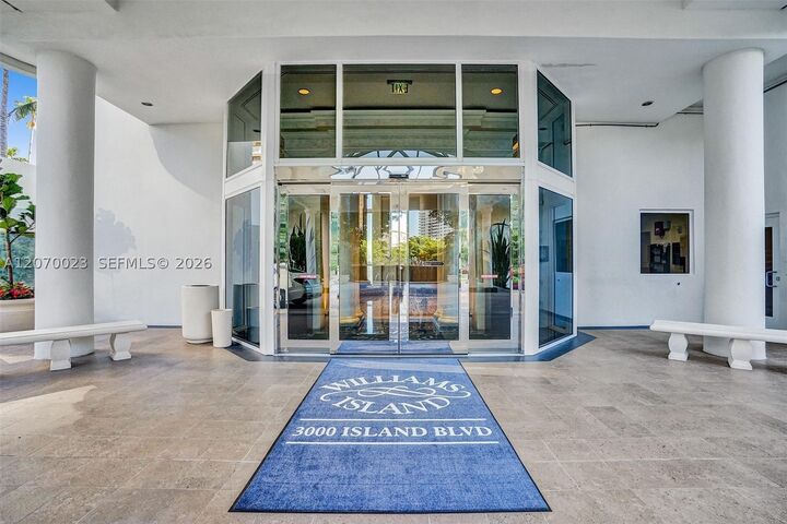 Property Photo: 3000 Island Blvd 1106 FL 33160