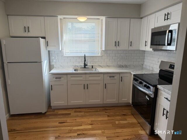 Property Photo: 330 Blake Street B6 CT 06515