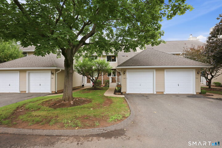 Property Photo: 165 Foxboro Drive 165 CT 06111