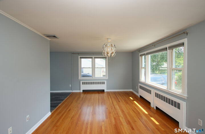 Property Photo:  28 East Clover Circle  CT 06514 