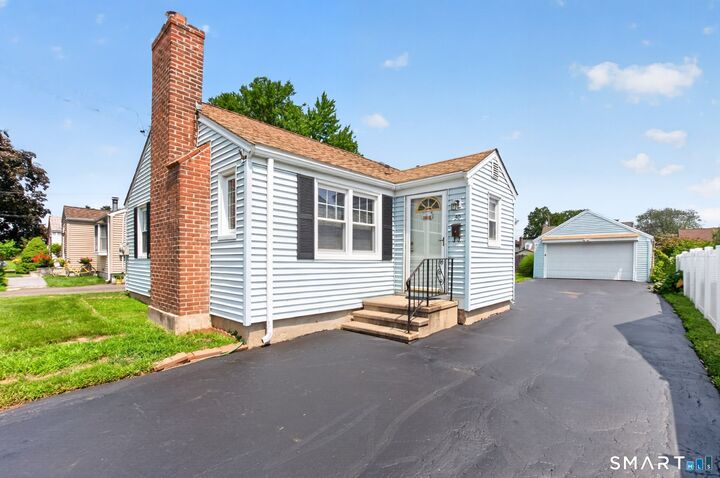 Property Photo:  30 Yale Street  CT 06110 