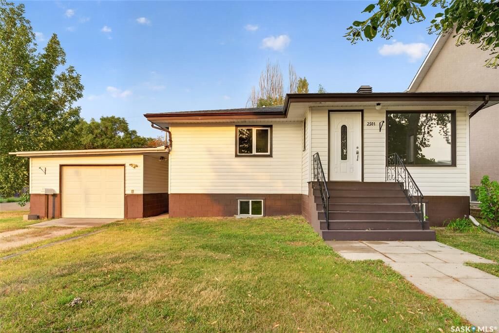 Property Photo: 2501 Kelvin Avenue SK S7J 0T6