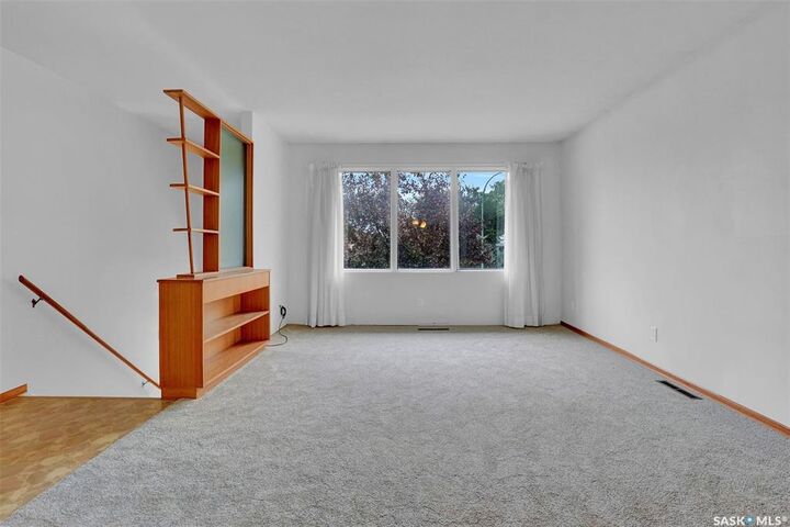 Property Photo:  430 Froom Crescent  SK S4N 1T6 
