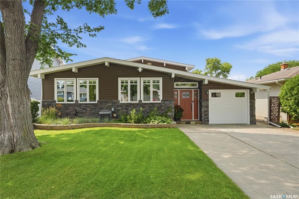 Property Photo: 1710 Cameron Avenue SK S7H 3N3