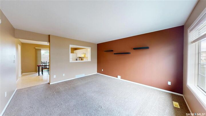 Property Photo:  809 Kristjanson Road 13  SK S7S 1M8 