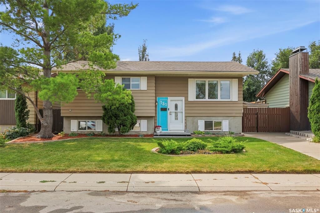 Property Photo: 151 Makaroff Road SK S7L 6R6