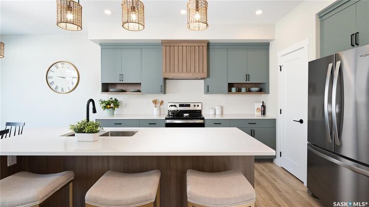 Property Photo: 2966 Dumont Way SK S4V 4V4