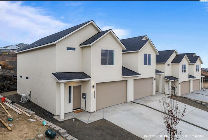 Property Photo:  5861 W 40th Ct  WA 99338 