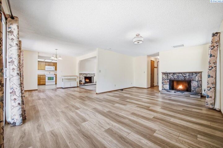 Property Photo:  1711 S Kent  WA 99337 