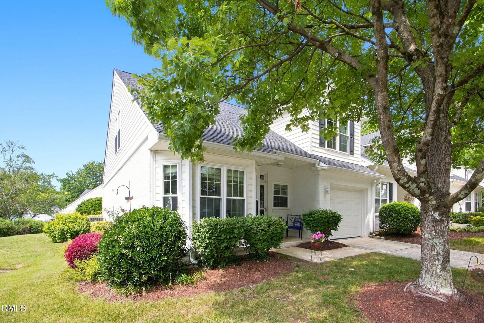 Property Photo: 1601 Poets Glade Drive NC 27523